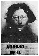 Fotografia de pe legitimatia de muncitoare n fabricile Renault